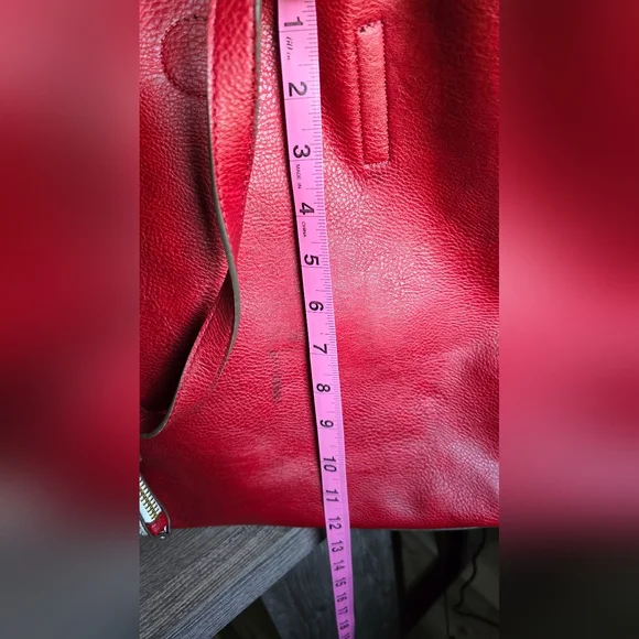 Red tote bag with attached floral clutch - Picture 4 of 10